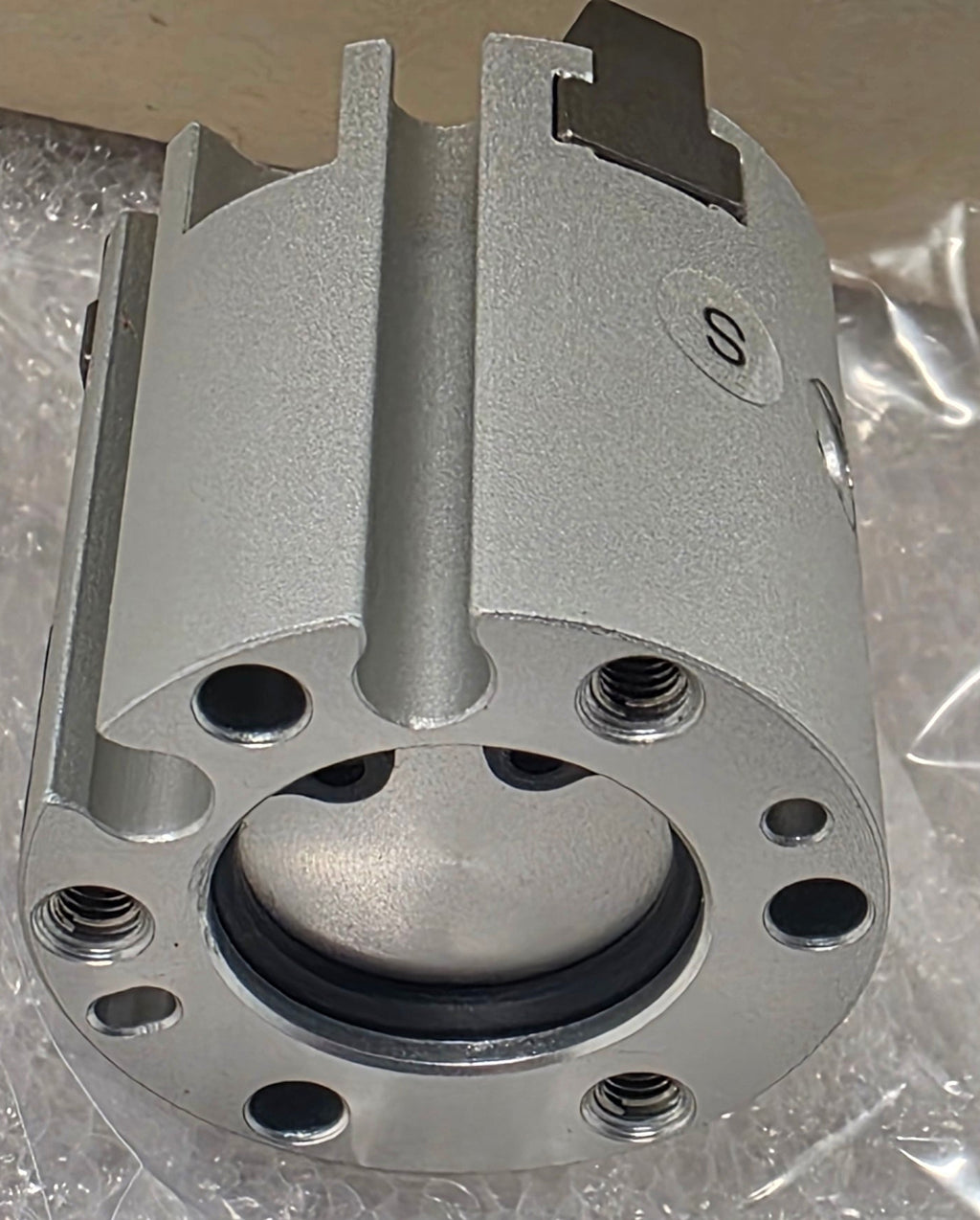 SMC Cylinder Part#MHS3-16D 3 Finger Double Action Pneumatic Gripper